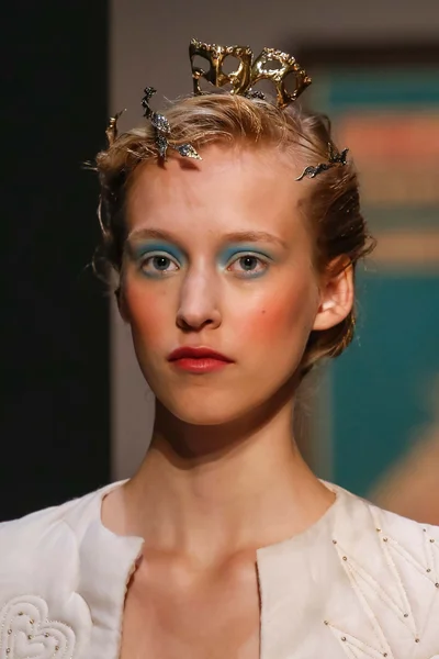 Look 94